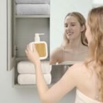 Distributeur savon liquide en PVC avec planche en bamboo 350ml – Image 3