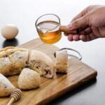 Saucière en verre avec manche en bois 50ml