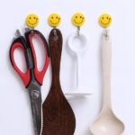 set de 4 crochets adhesifs motif emoji